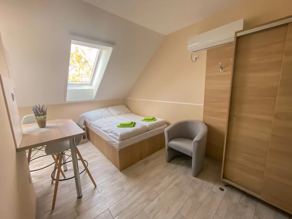 A szegedi Fasor Vendégház szállás Apartman Skandináv nevű apartmanja